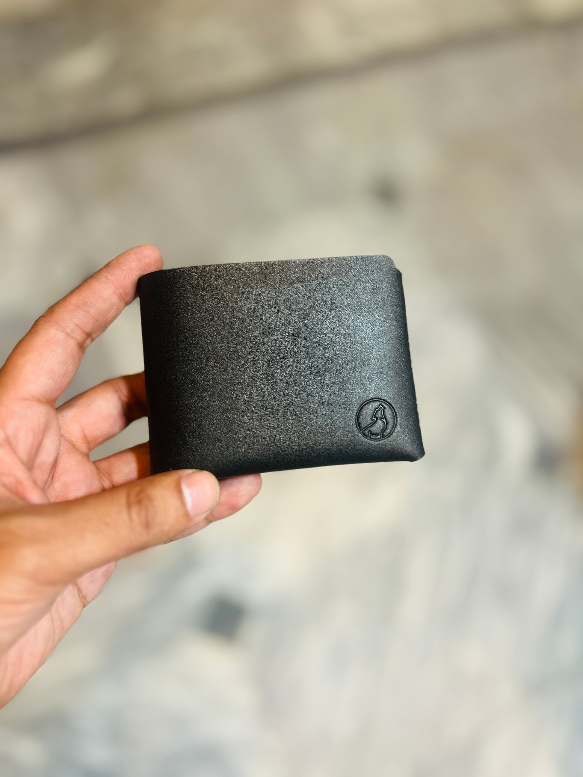 Minimalist Bifold Wallet wolf.pk