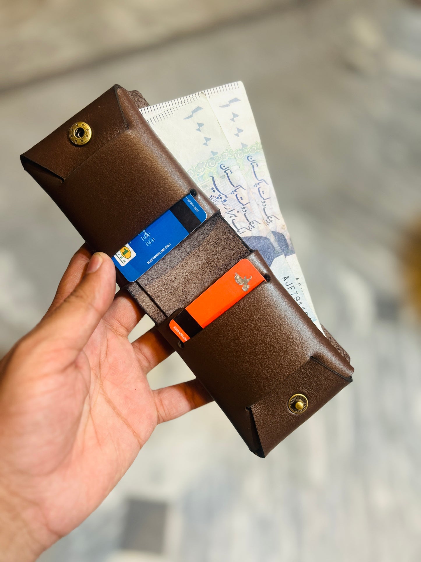 Minimalist Bifold Wallet wolf.pk