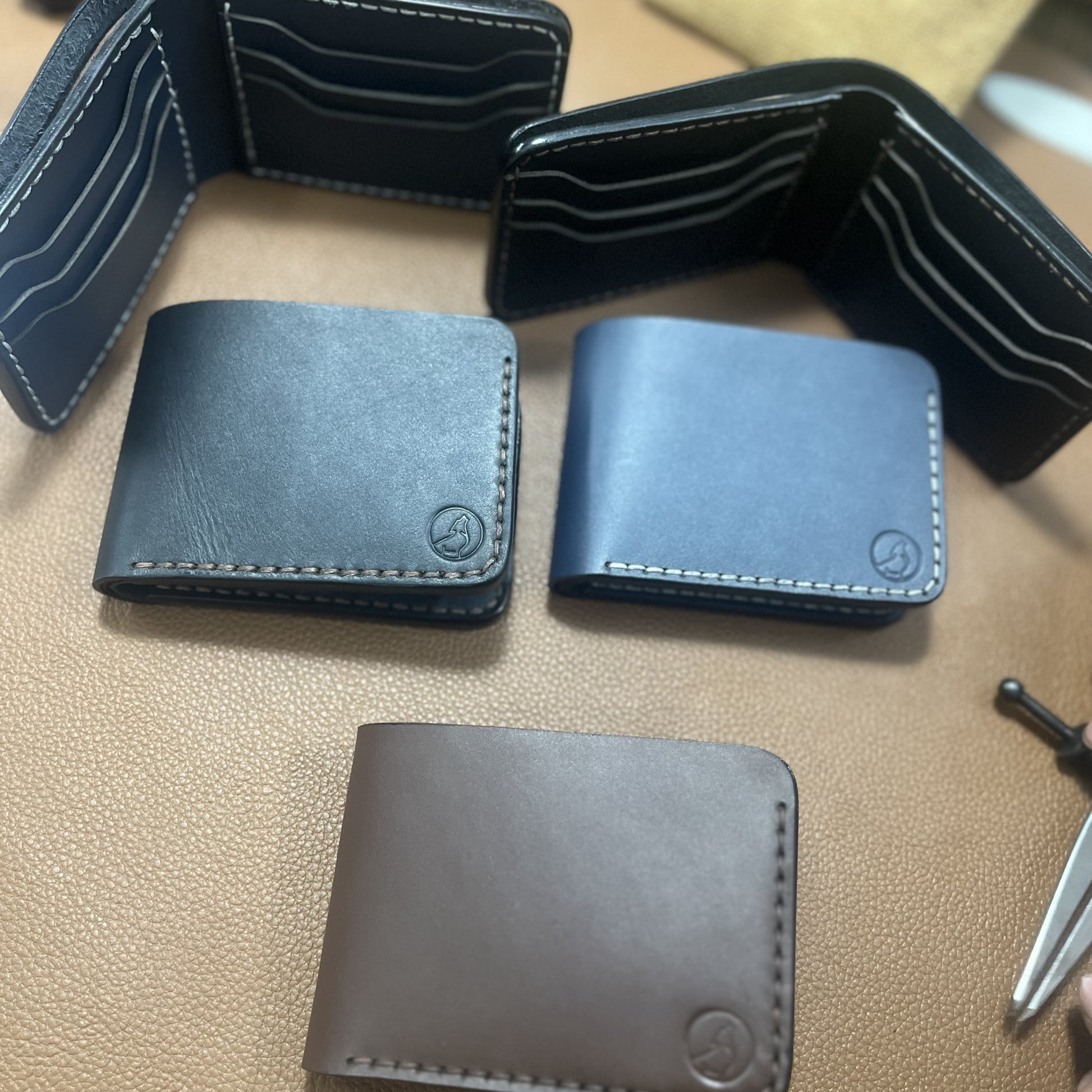 The Blix - A Leather Bifold Wallet WOLF.PK