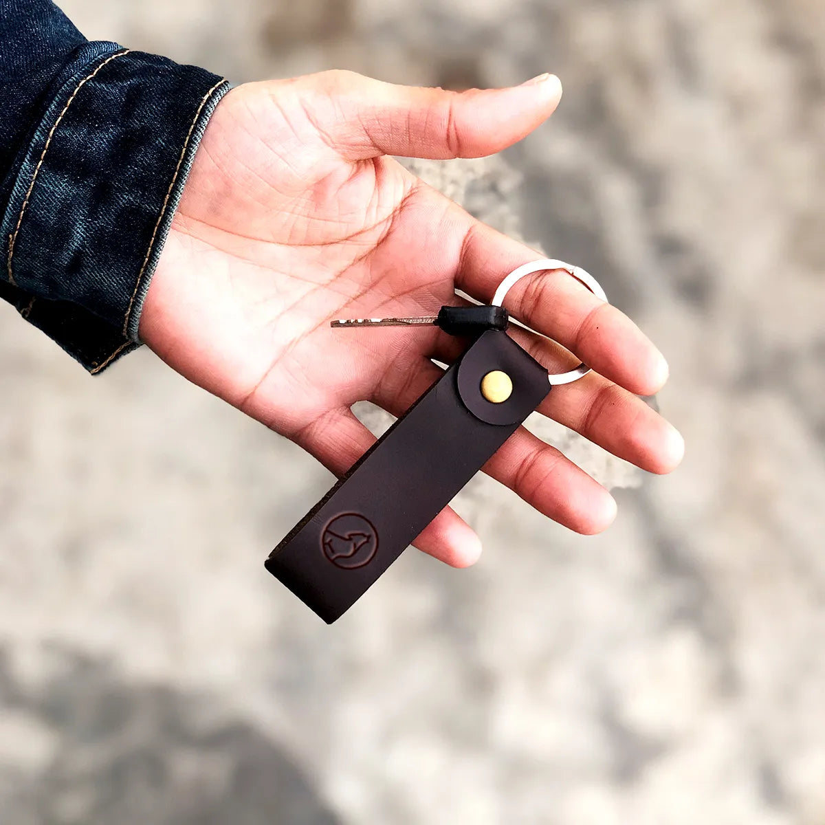 Minimalist Long Keychain – WOLF.PK